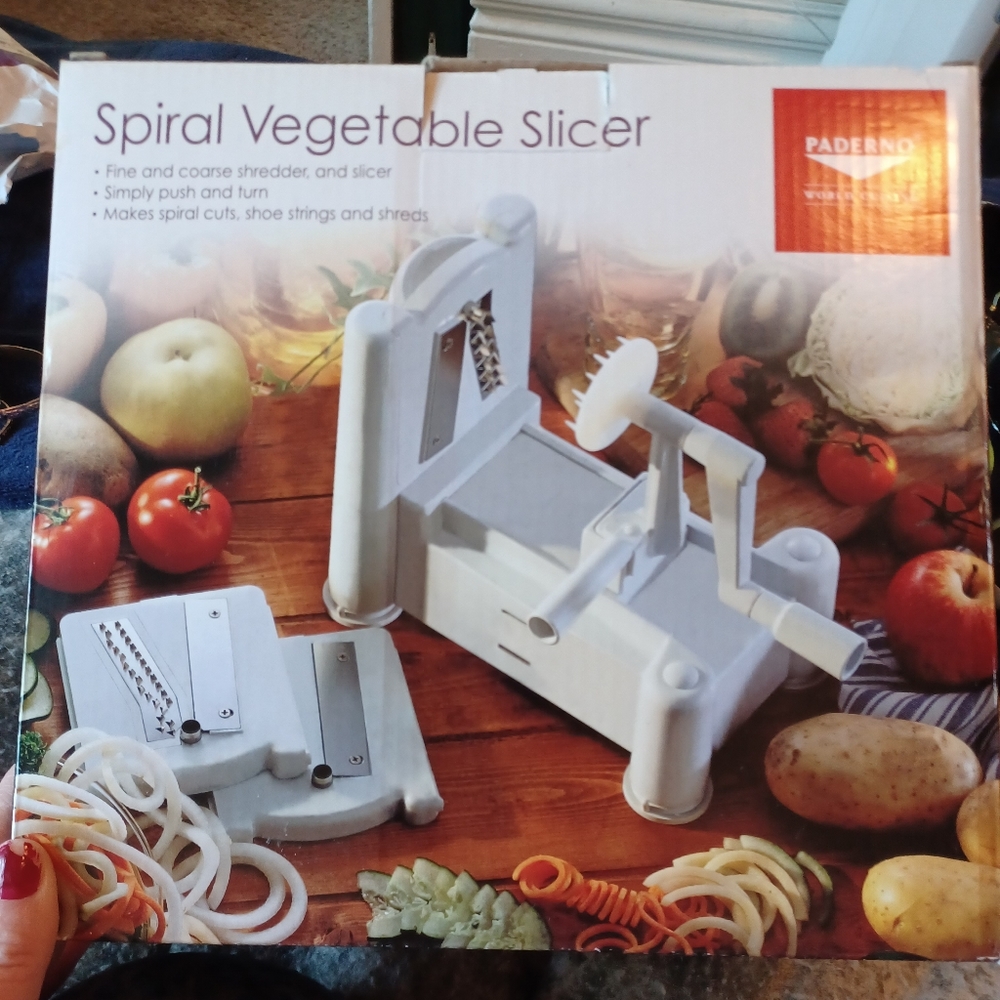 Serial vegetable slicer